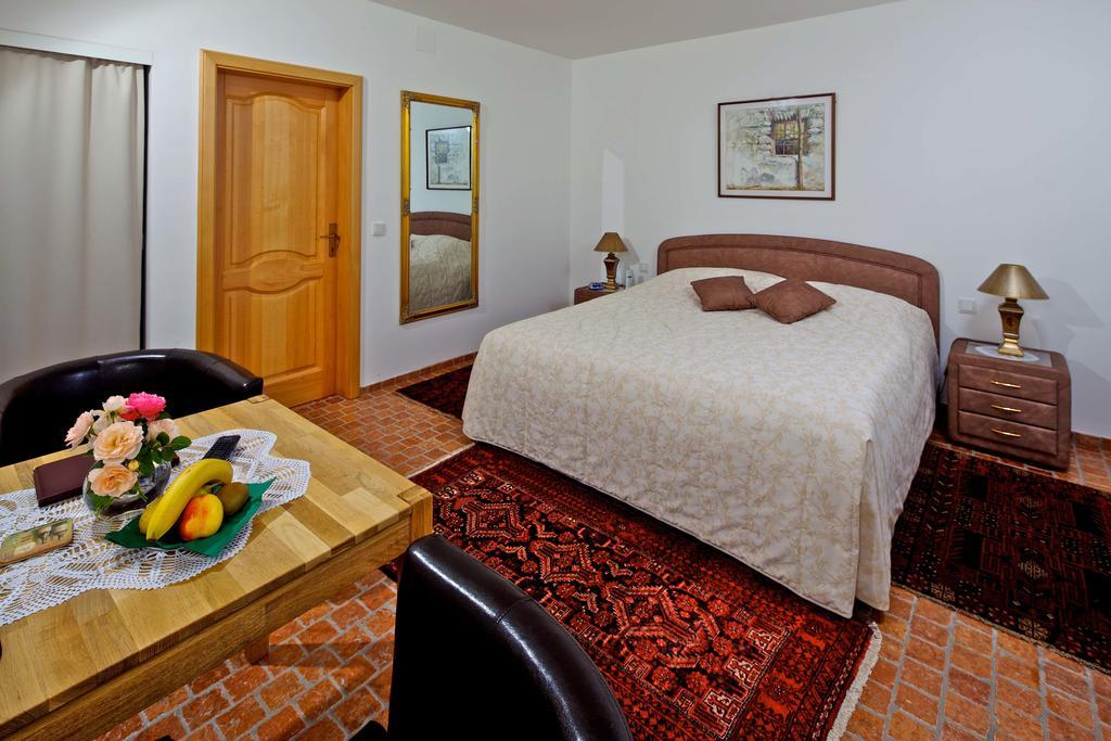 Gastehaus Samira Hotel Purbach am Neusiedlersee Ruang foto