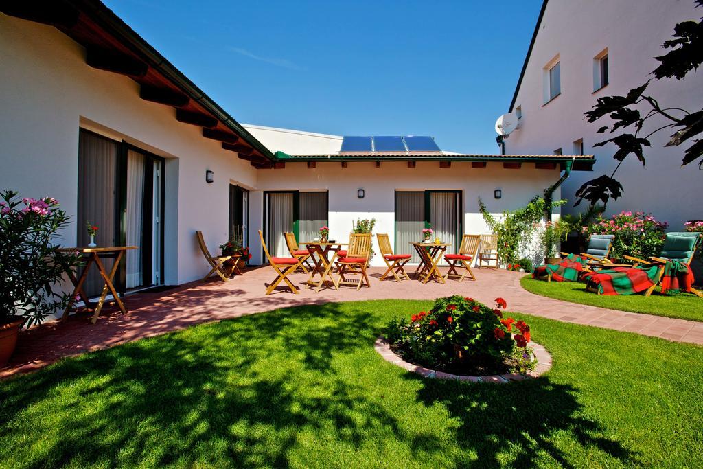 Gastehaus Samira Hotel Purbach am Neusiedlersee Bagian luar foto